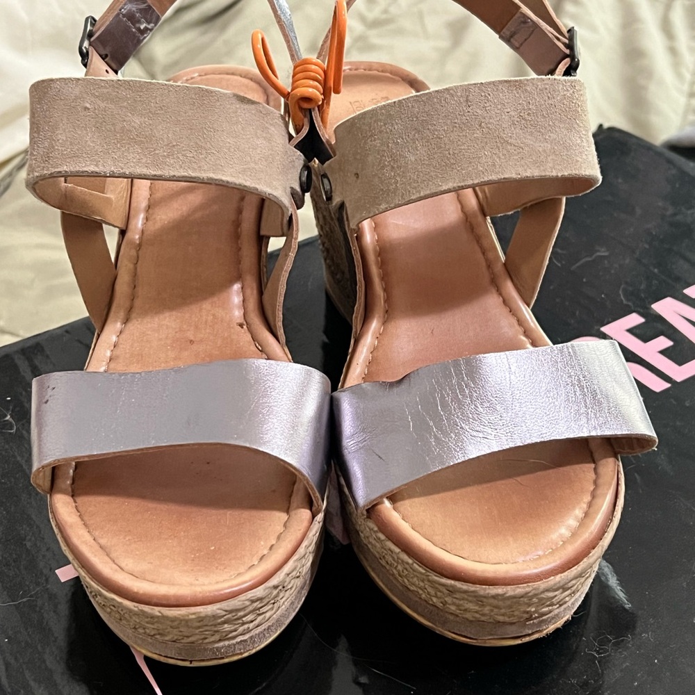 Stylish Tan and Silver Women's Sandals
